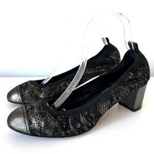 CHANEL Black Gold Metallic Cap Toe Stretchy Block Heel Pumps IT 40
